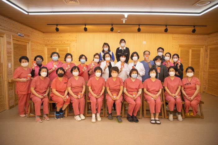 일산 베스트요양원은 4일 요양원 프로그램실강당에서 종사자 대상 인권감수성 증진을 위한 특강을 실시했다