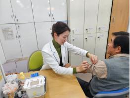 성동구, 5월 1일부터 65세 이상 어르신 ‘대상포진 무료 예방접종’ 실시 기사 이미지
